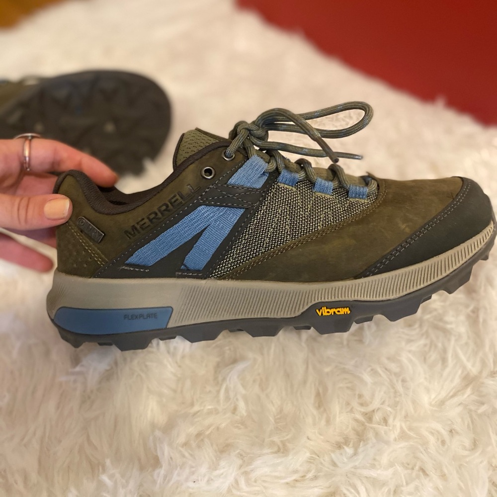 Zion Waterproof Low Hiking Shoes - Dark Olive